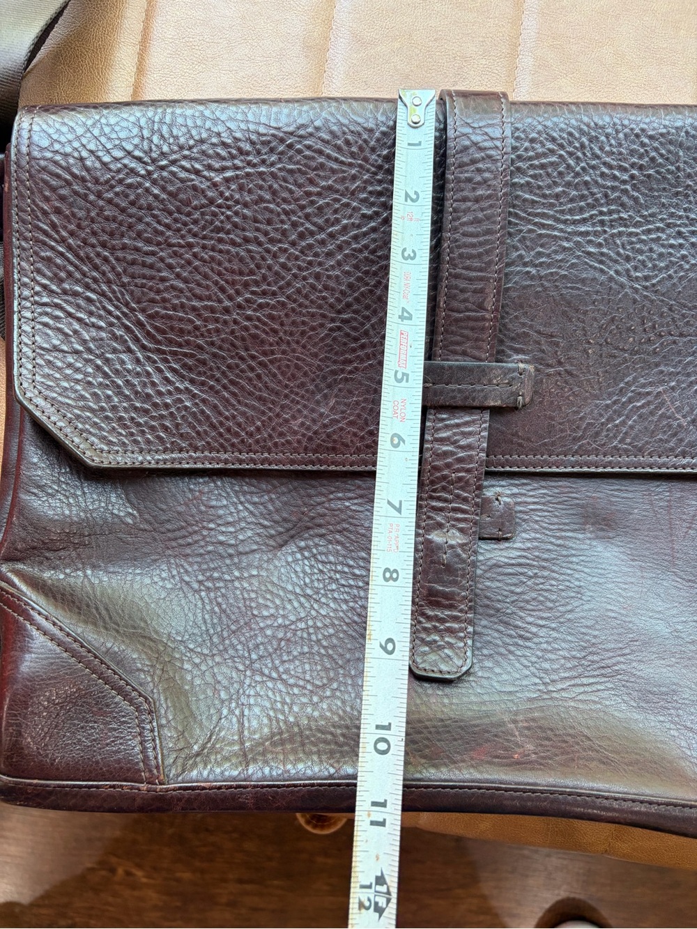 Allen Edmonds dark brown grained leather messenger bag made in the USA - Picture 7 of 12